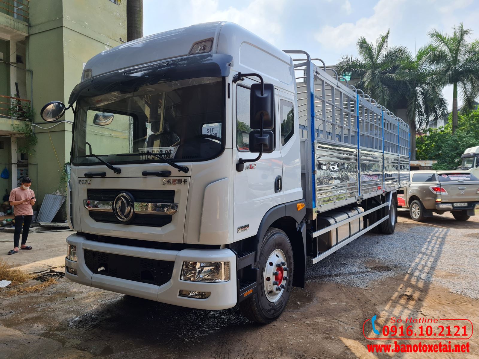 Giá xe tải Dongfeng D12 thùng mui bạt