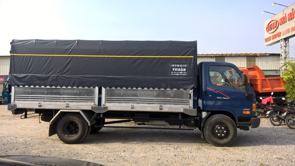 Xe tải Hyundai HD800 8 tấn thùng mui bạt