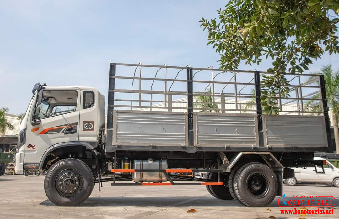 Xe tải Trường Giang 2 cầu 8 tấn đi rừng thùng mui bạt